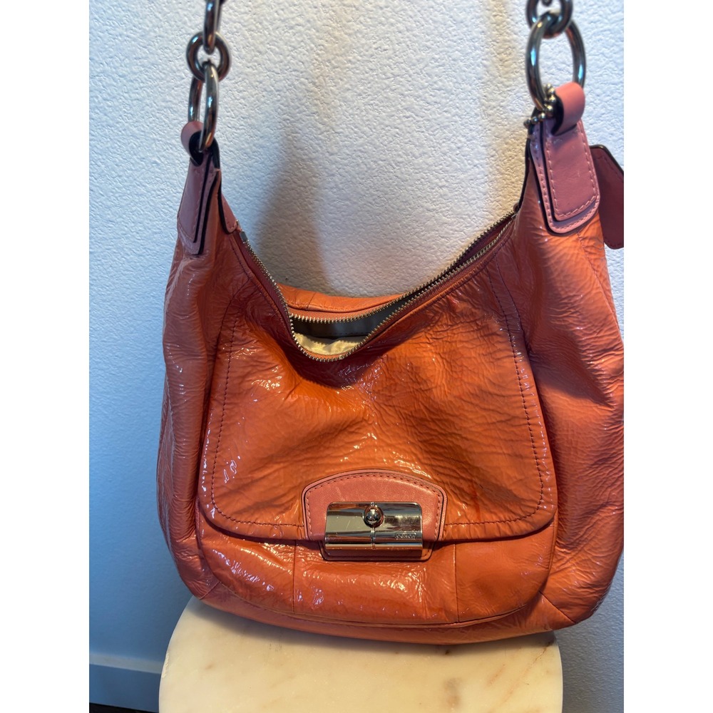 Coach Coral Pink Crinkled Patent Leather Hobo Shoulder Bag Turnlock Pink Bag - Picture 2 of 11